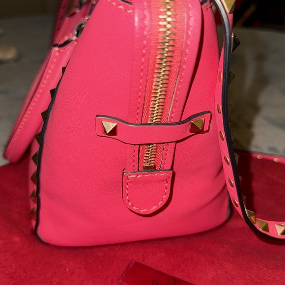 Preloved Valentino Garavani pink leather studs 2 way handbag/crossbody dust bag - Picture 7 of 12
